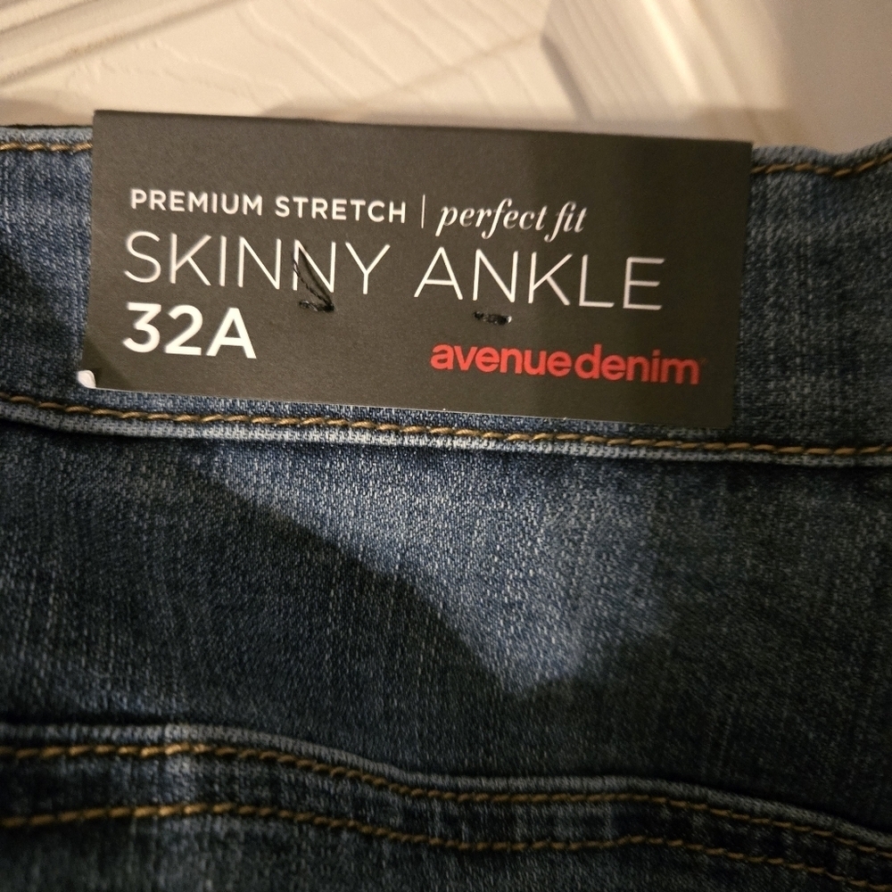 Avenue Premium Stretch Perfect Fit Skinny Ankle Jeans - 32A - Picture 6 of 7
